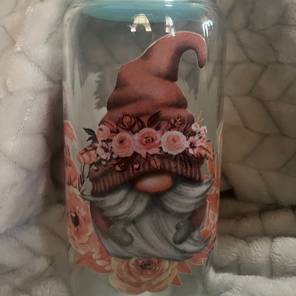 16 oz  glass tumbler in gnome decor